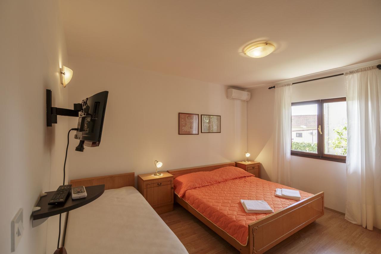 Apartmani Jordana Komiža Eksteriør billede