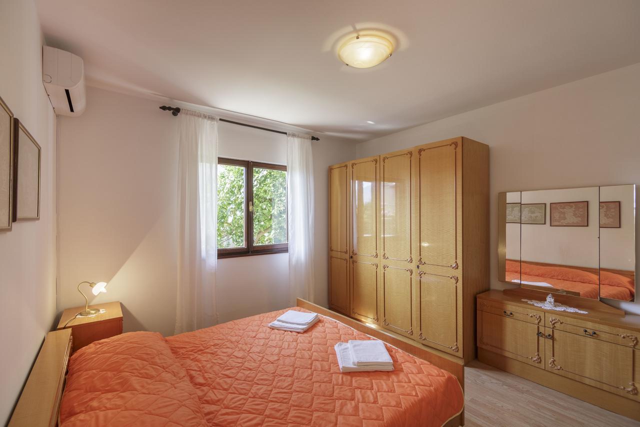 Apartmani Jordana Komiža Eksteriør billede