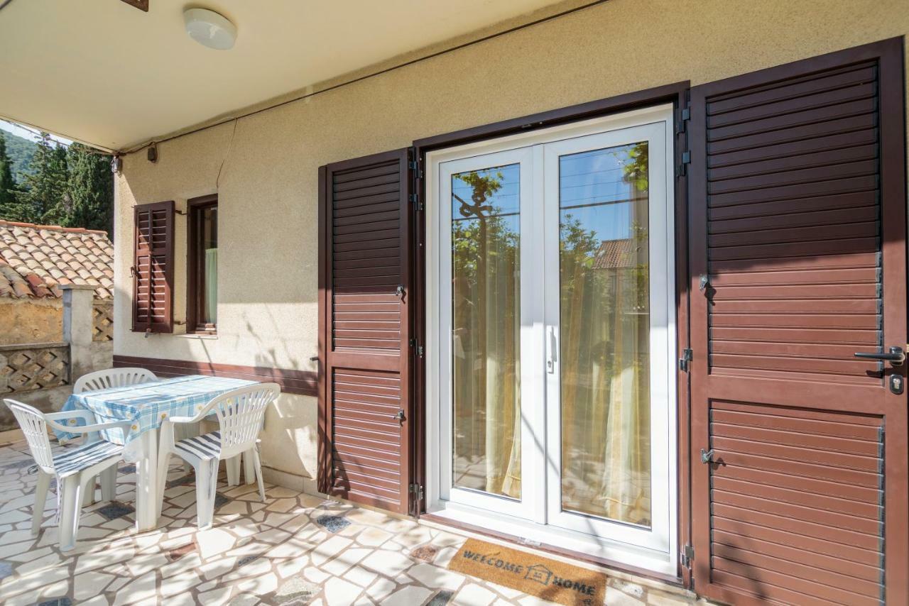 Apartmani Jordana Komiža Eksteriør billede