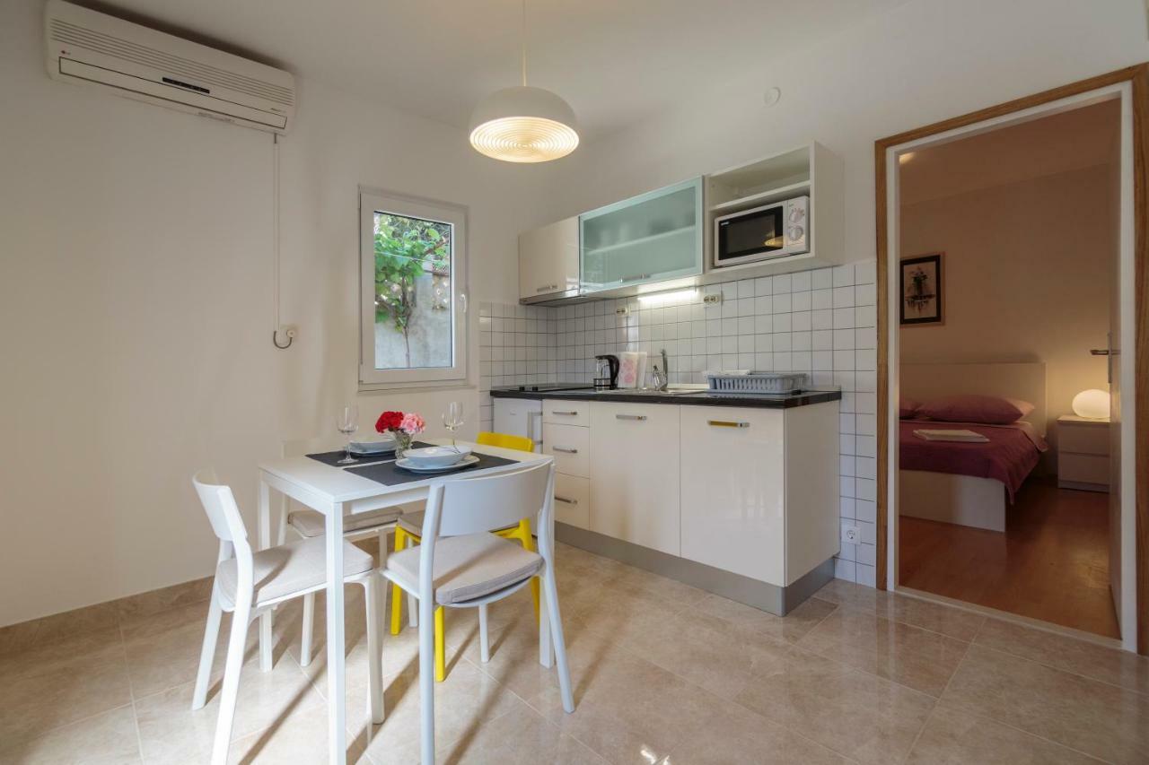 Apartmani Jordana Komiža Eksteriør billede